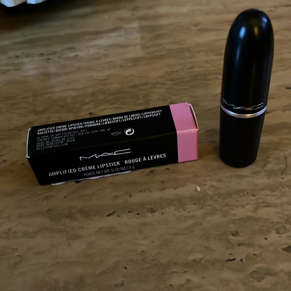 MAC Amplified Crème Lipstick